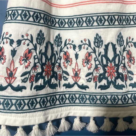 Anthropologie Skies are Blue Boho
Nutria Embroidered Tassel Tank Top NWT - Picture 5 of 9